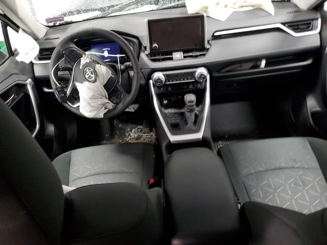 2024 Toyota RAV 4 - Image 8