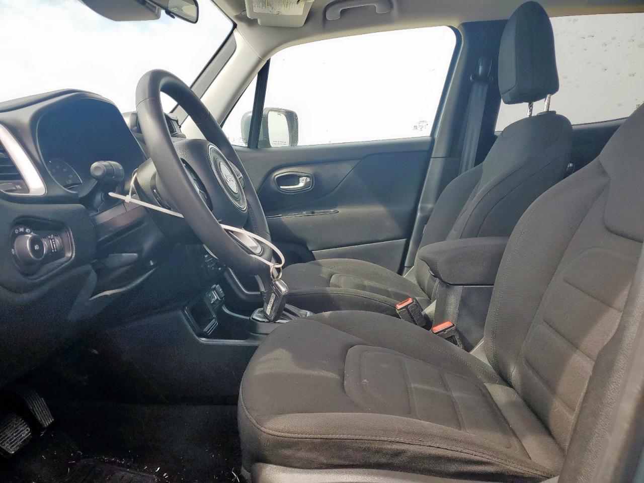 2018 Jeep Renegade - Image 7