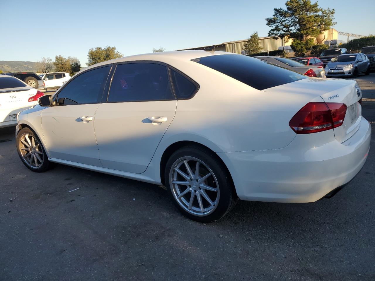 2015 Volkswagen Passat - Image 2