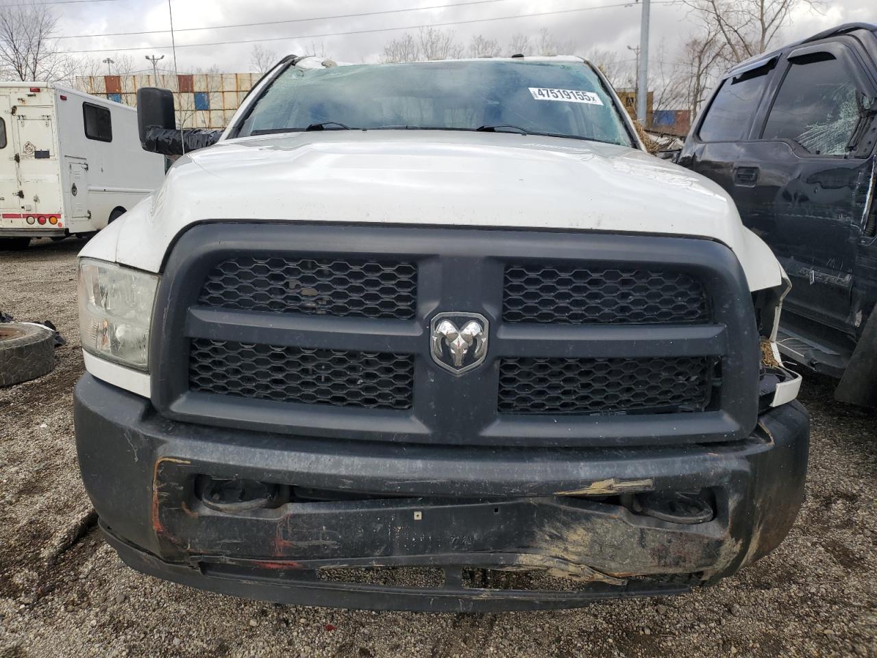 2015 RAM 3500 - Image 5