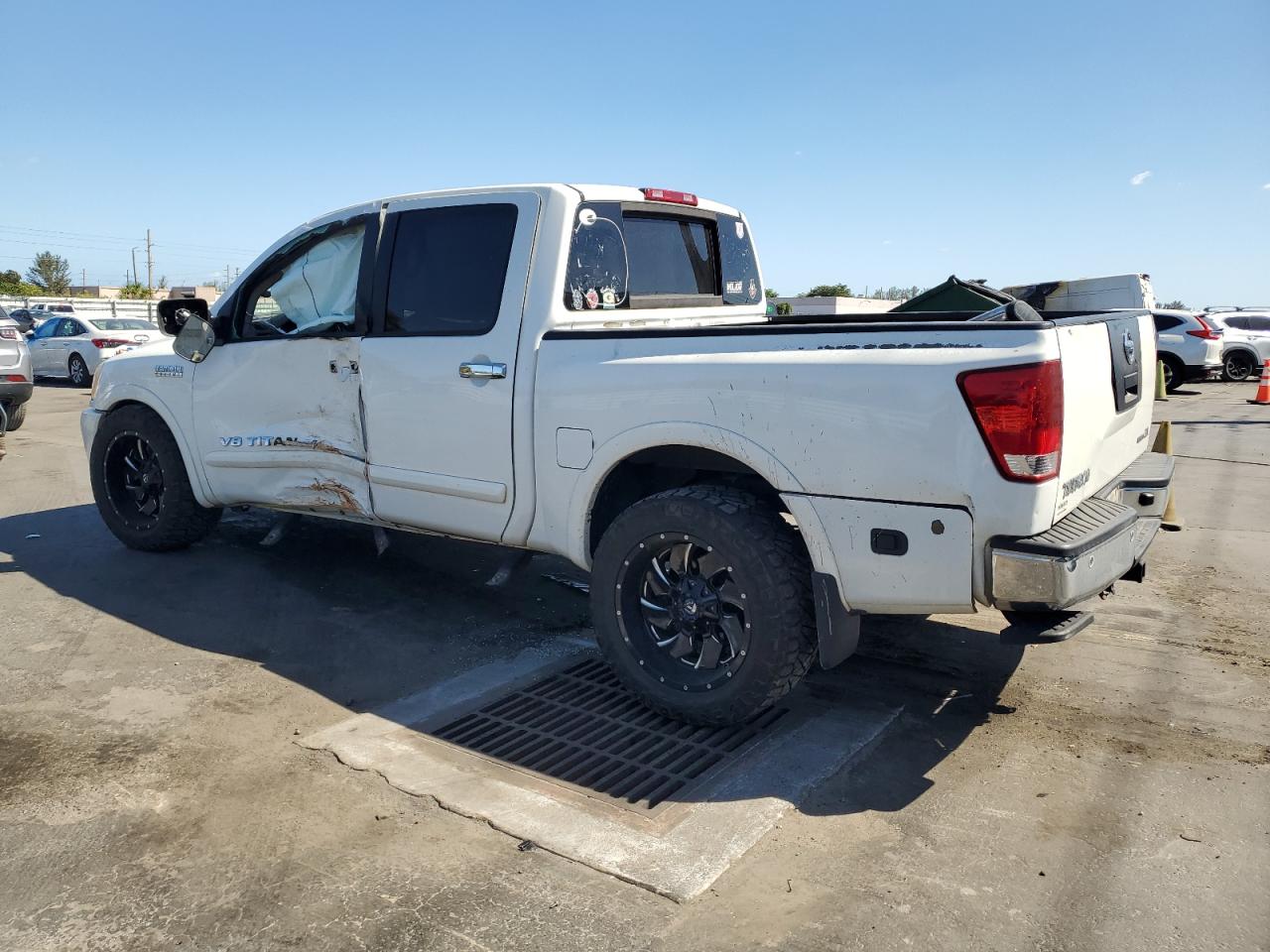 2012 Nissan Titan - Image 2