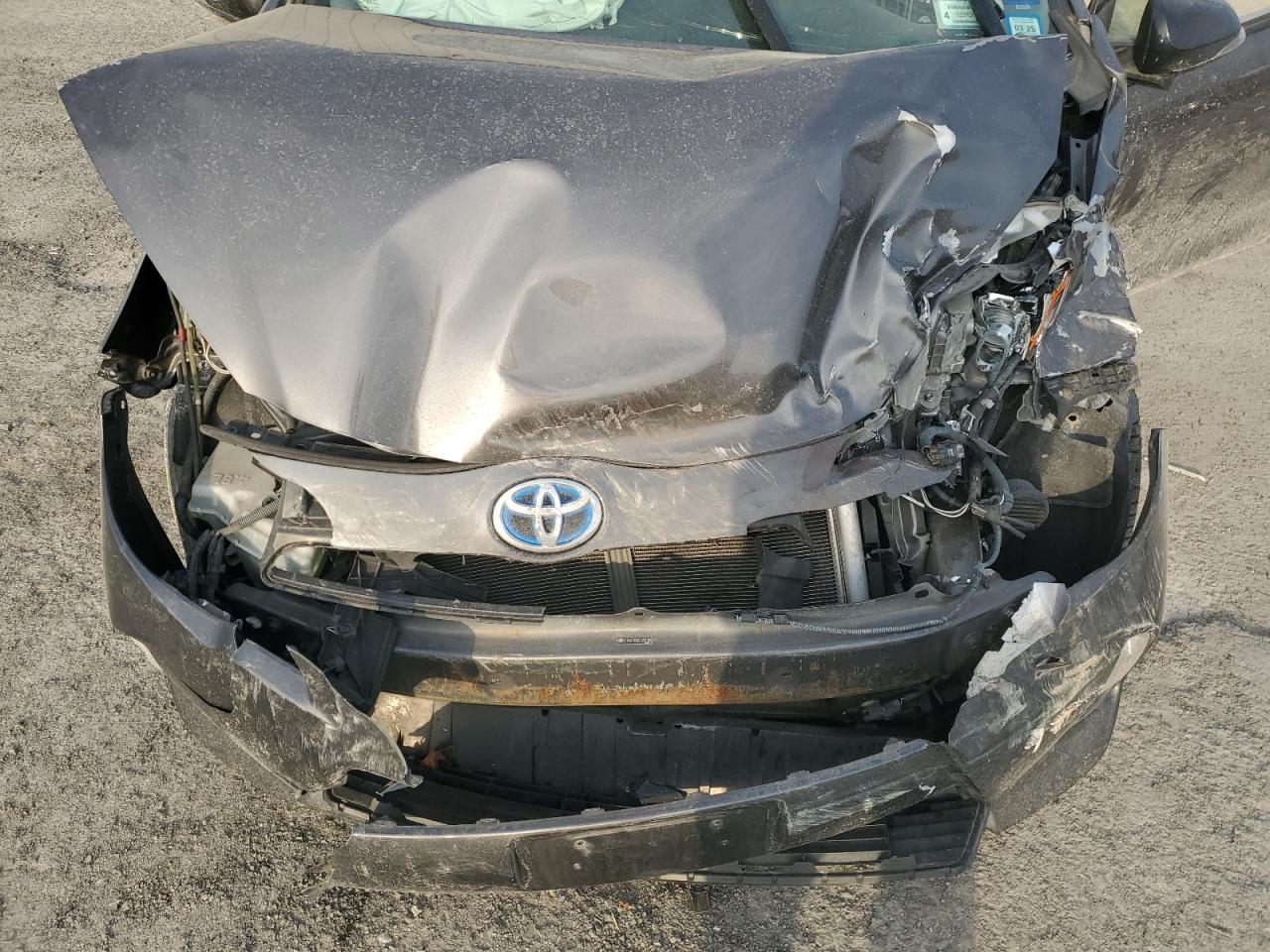 2013 Toyota Prius - Image 13