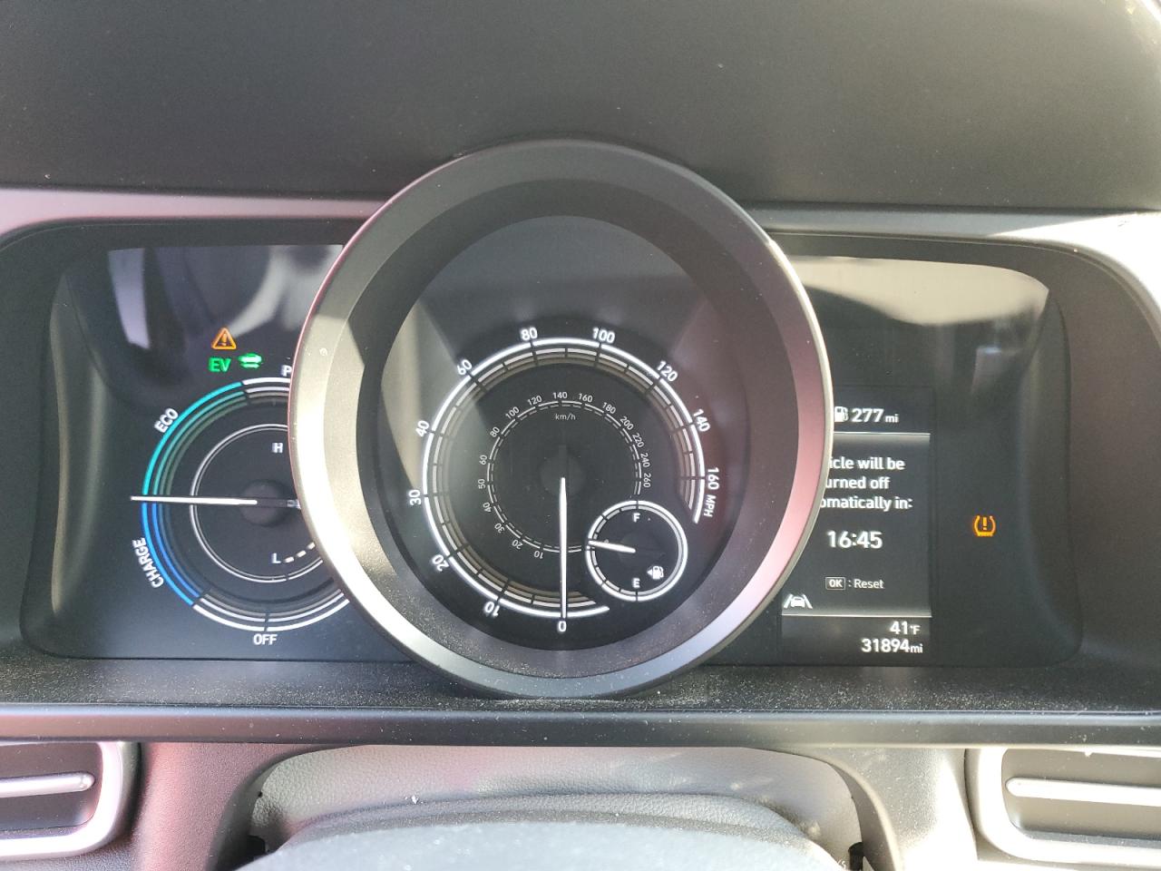2023 Hyundai Elantra - Image 9