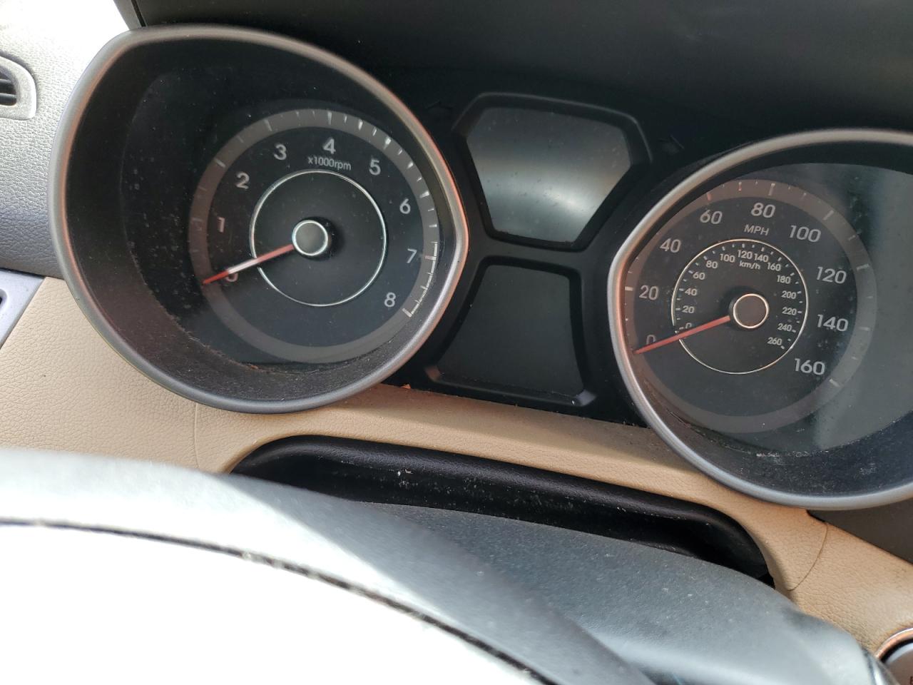 2013 Hyundai Elantra - Image 9