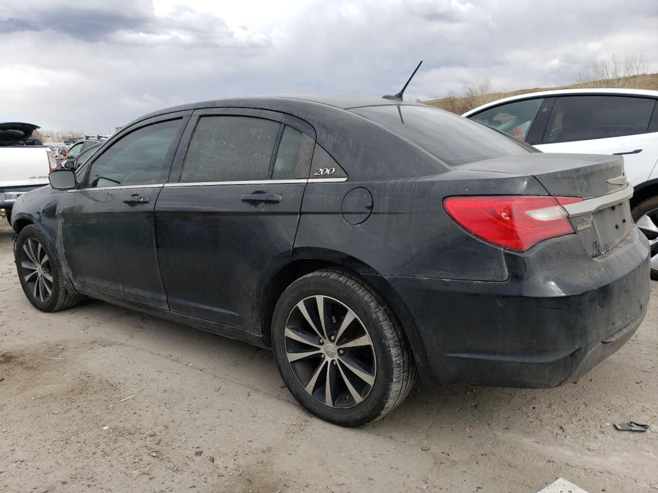 2013 Chrysler 200 - Image 2