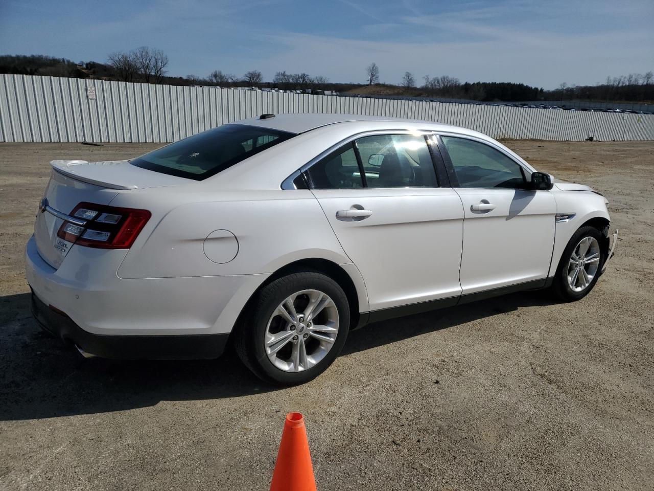 2013 Ford Taurus - Image 3