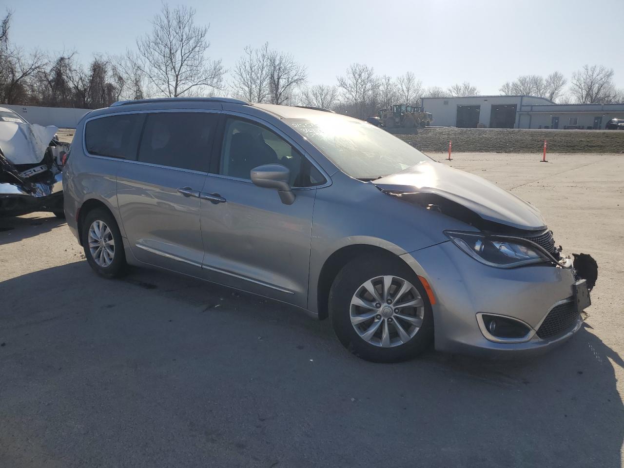 2019 Chrysler Pacifica - Image 4