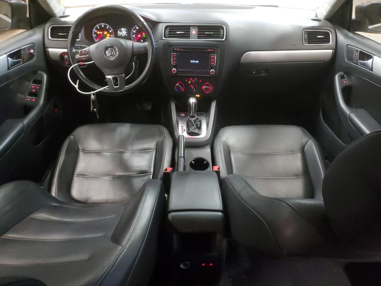 2014 Volkswagen Jetta - Image 8