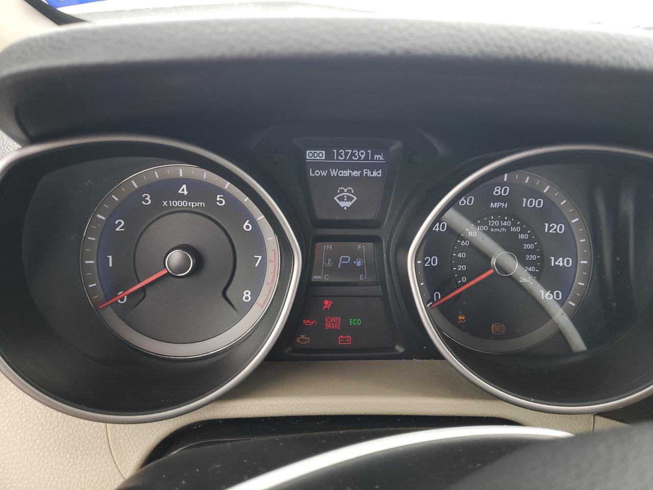 2015 Hyundai Elantra - Image 9