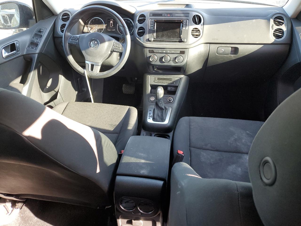 2017 Volkswagen Tiguan - Image 8