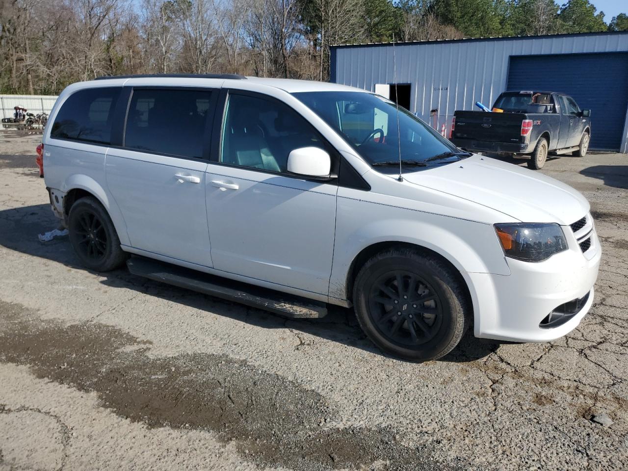 2019 Dodge Caravan - Image 4