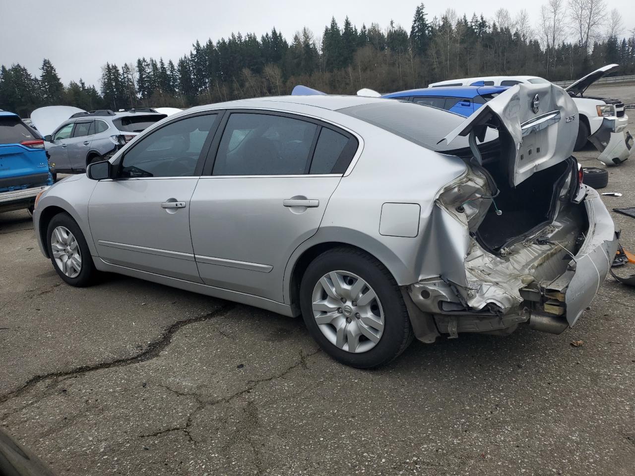 2010 Nissan Altima - Image 2