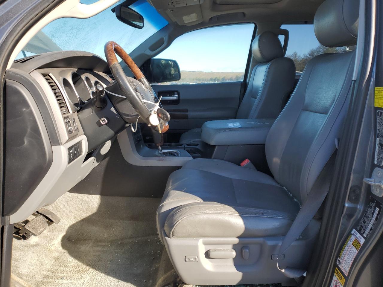 2010 Toyota Sequoia - Image 7