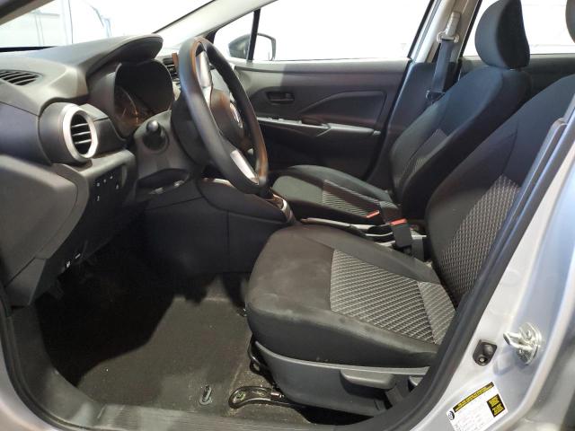  NISSAN VERSA 2022 Srebrny