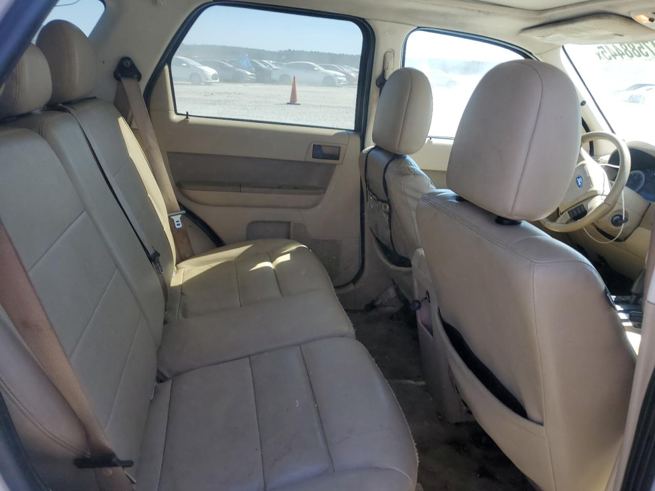 2010 Ford Escape - Image 10