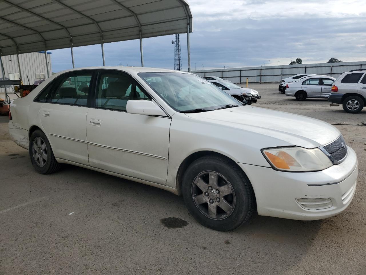 2001 Toyota Avalon - Image 4