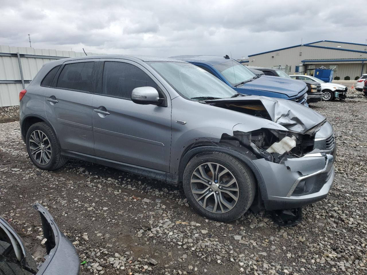 2016 Mitsubishi Outlander - Image 4