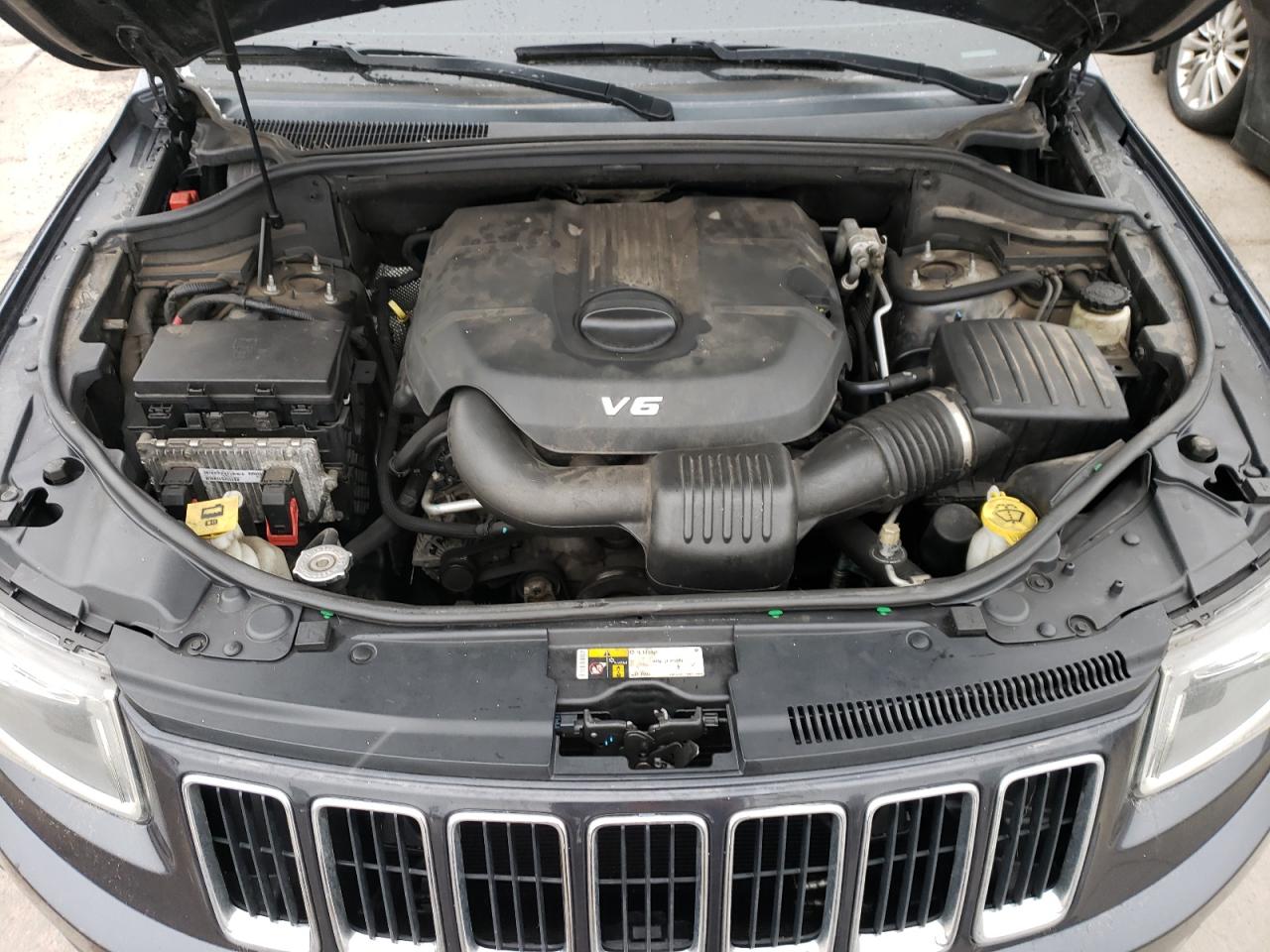 2015 Jeep Grand Cherokee - Image 12