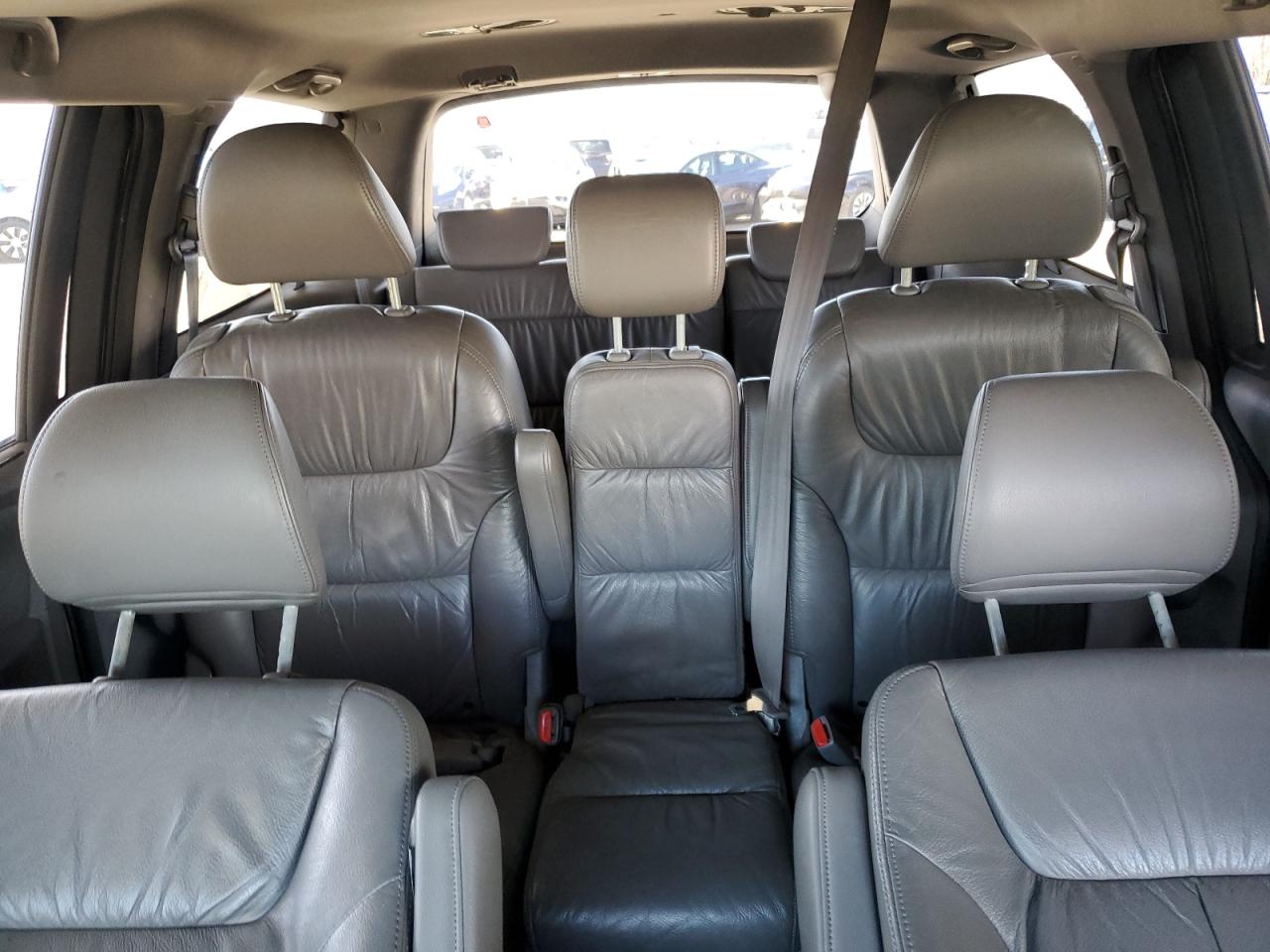 2010 Honda Odyssey - Image 10