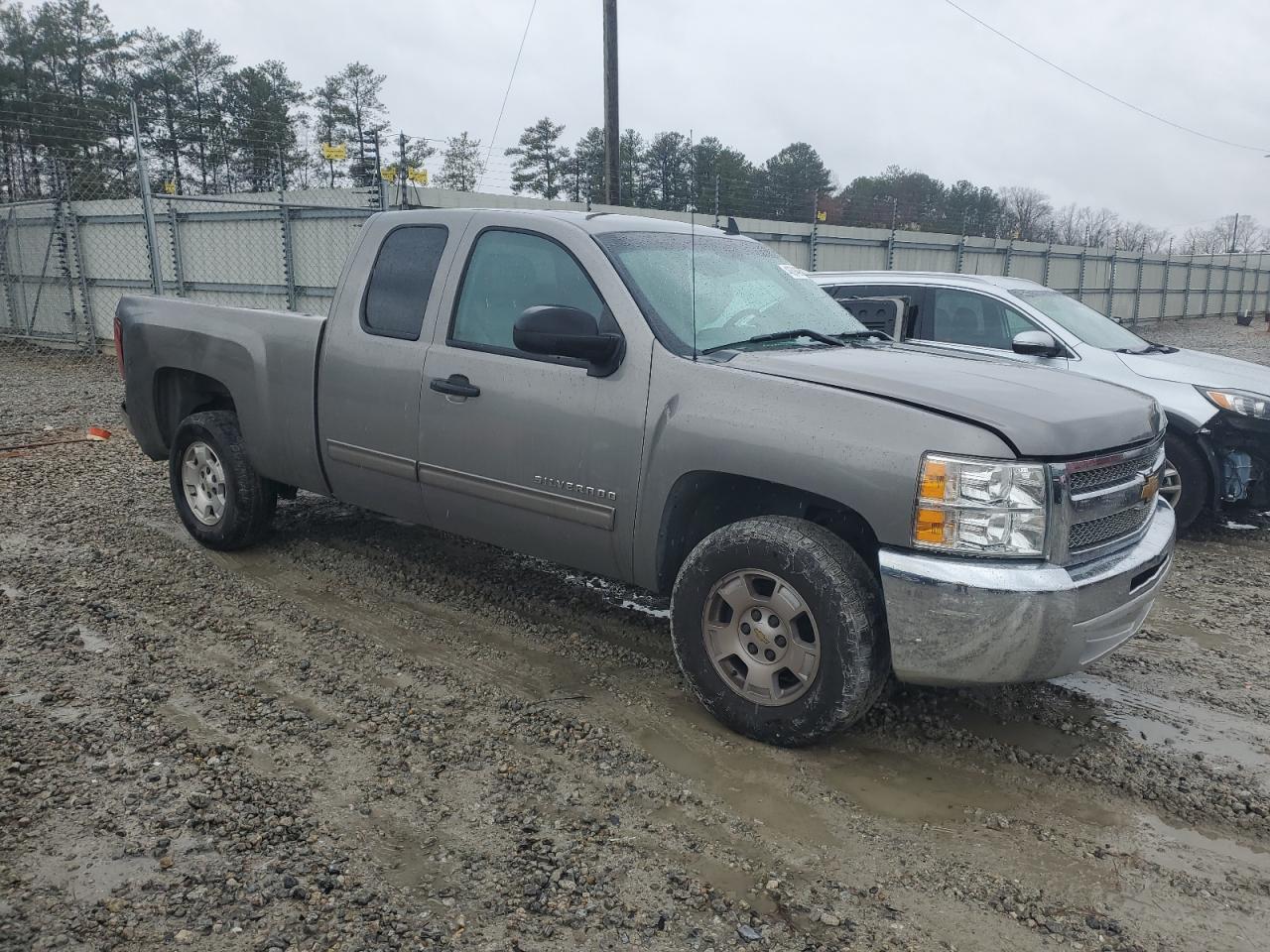 2013 Chevrolet Silverado - Image 4