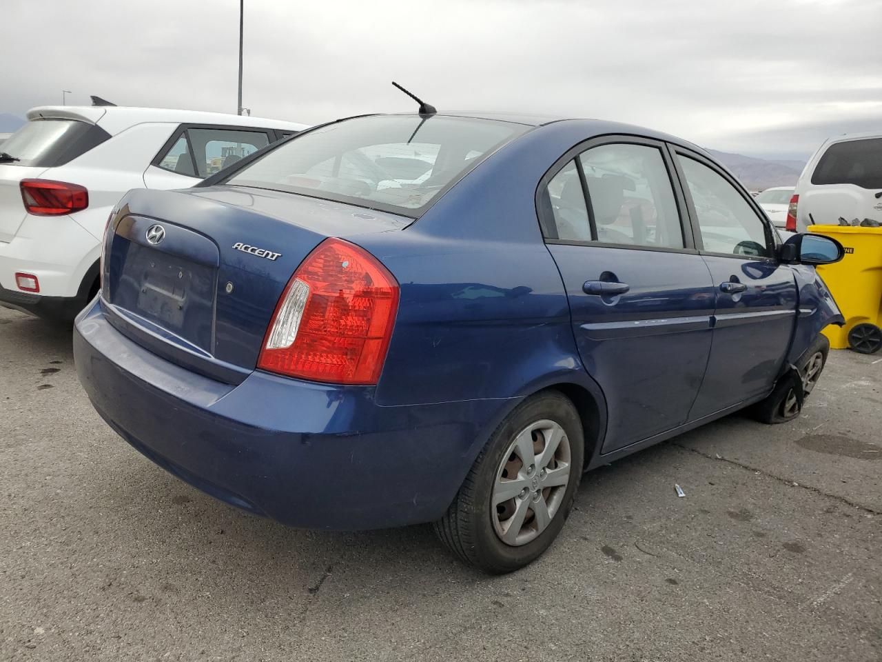 2009 Hyundai Accent - Image 3
