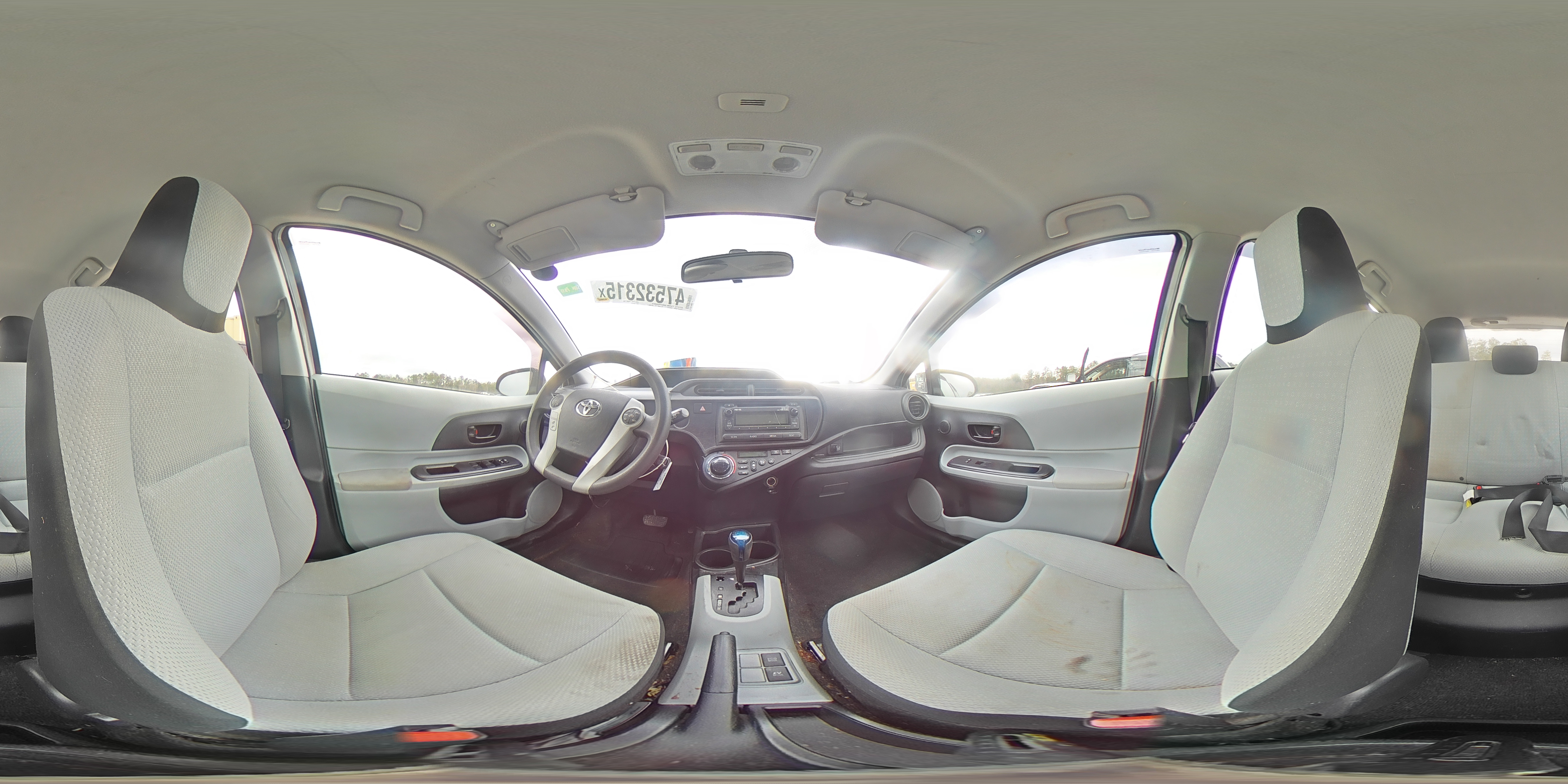 2014 Toyota Prius - Image 14