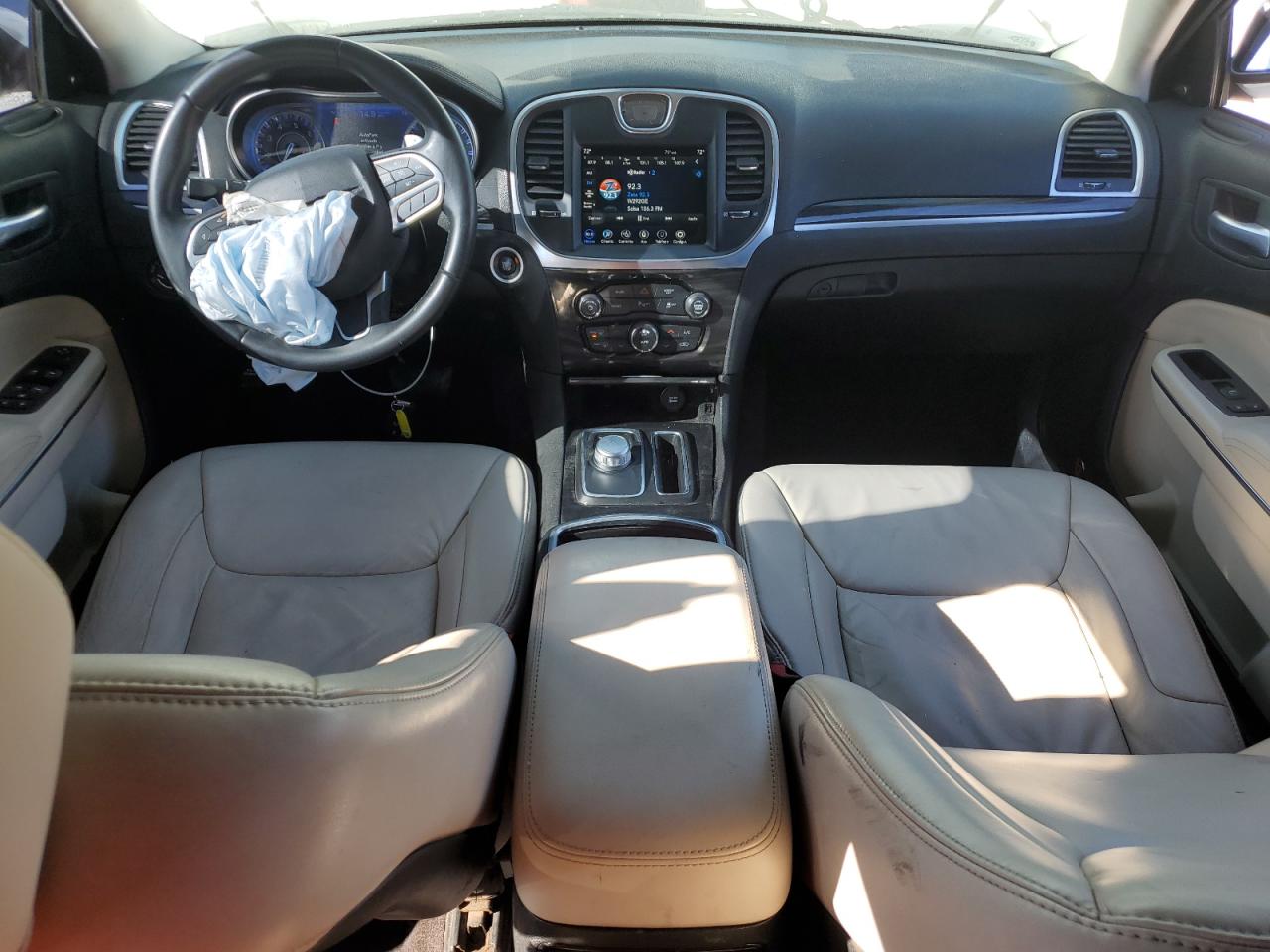 2021 Chrysler 300 - Image 8