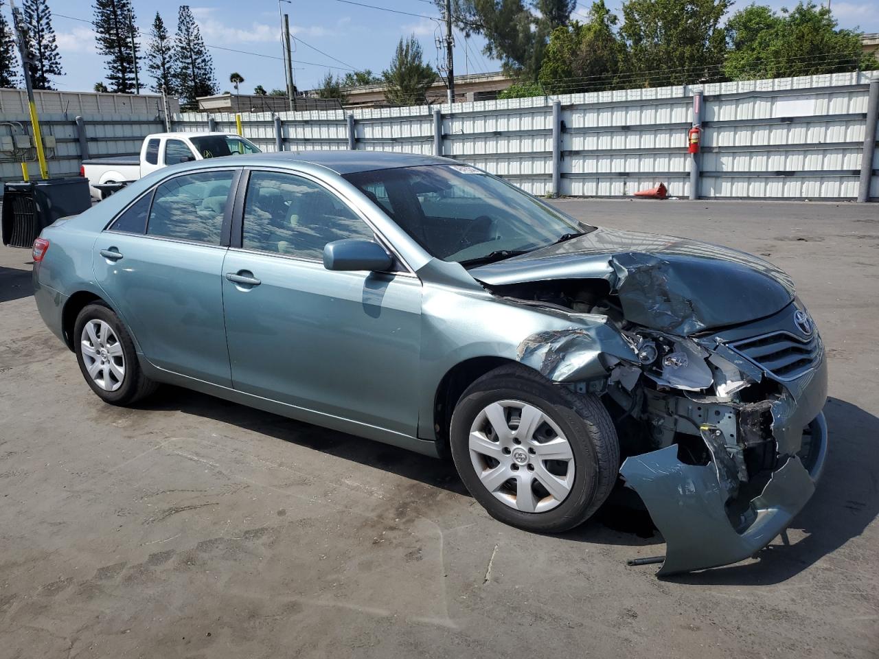 2010 Toyota Camry - Image 4
