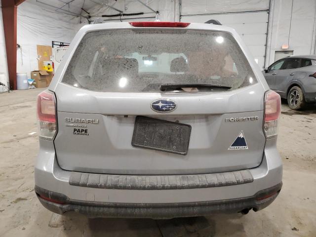  SUBARU FORESTER 2018 Srebrny