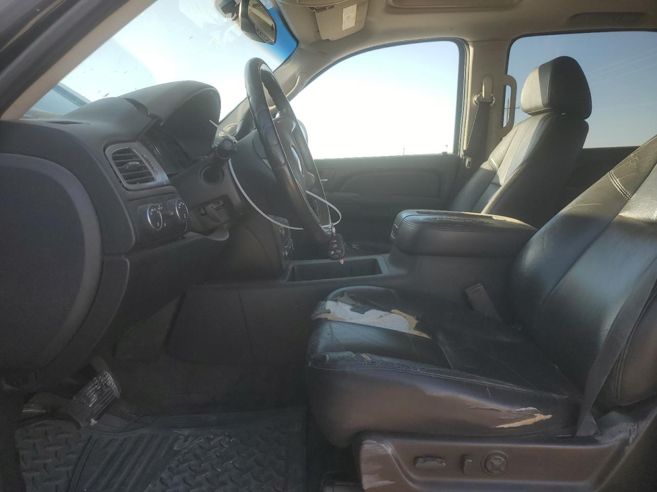 2008 Chevrolet Suburban - Image 7