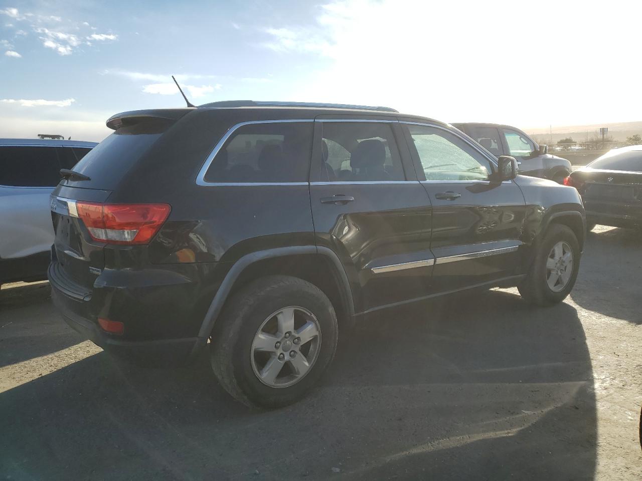 2012 Jeep Grand Cherokee - Image 3