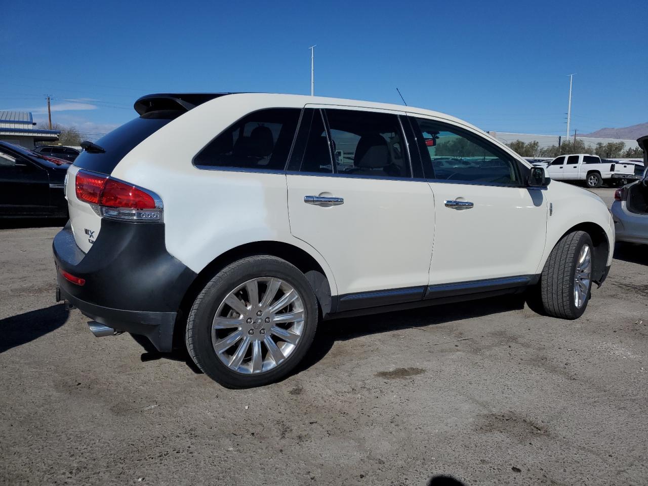 2013 Lincoln MKX - Image 3