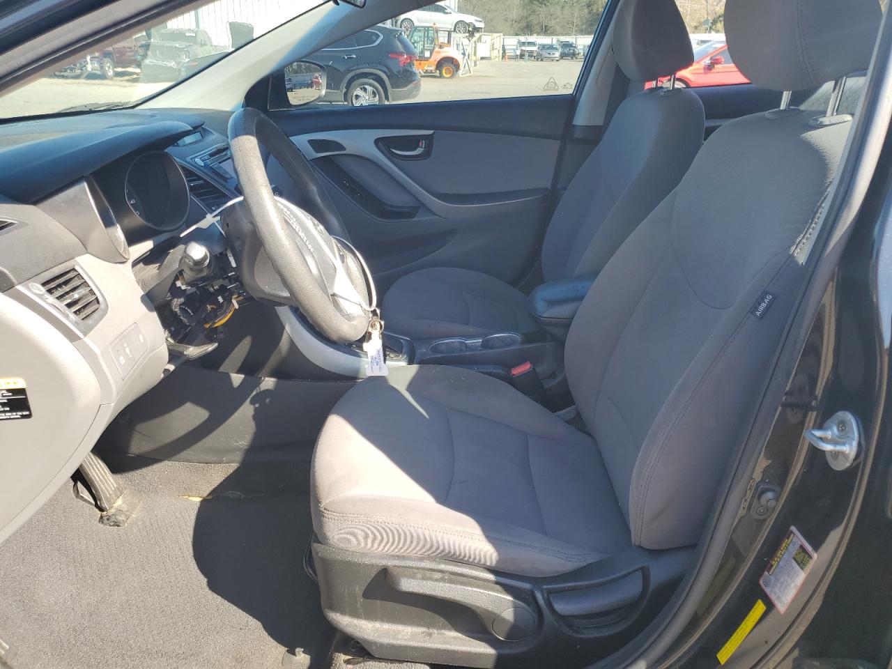 2016 Hyundai Elantra - Image 7
