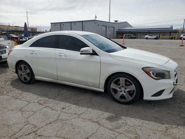 Sedans MERCEDES-BENZ CLA-CLASS 2015 Biały