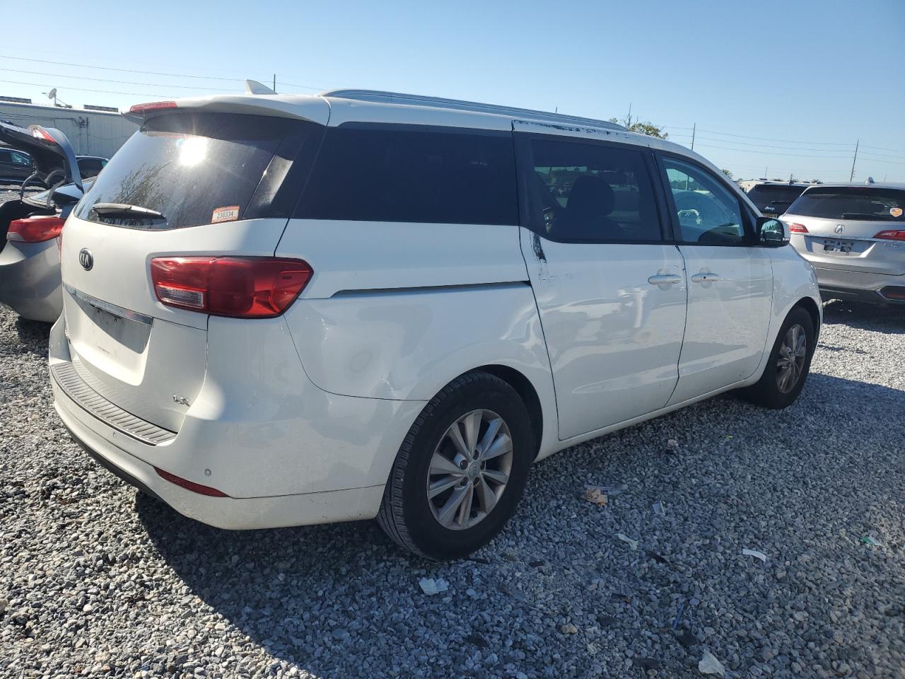 2017 Kia Sedona - Image 3