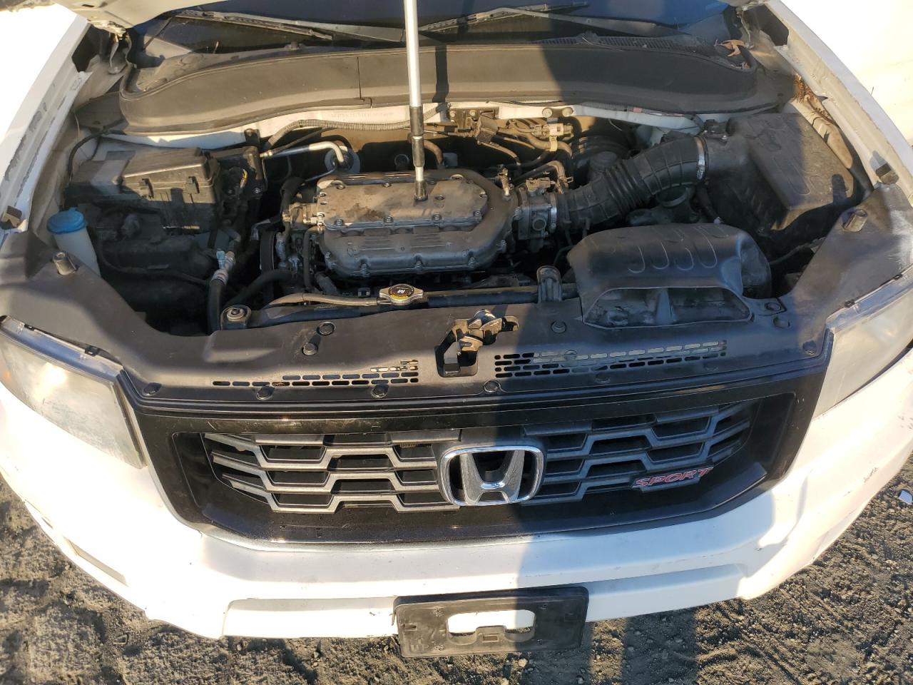 2014 Honda Ridgeline - Image 11