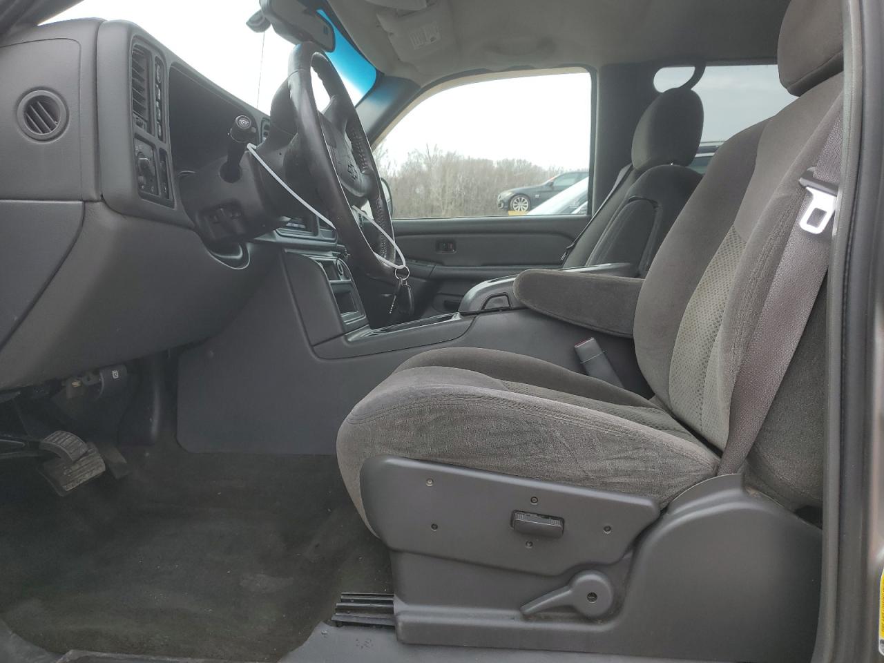 2006 Chevrolet Silverado - Image 7