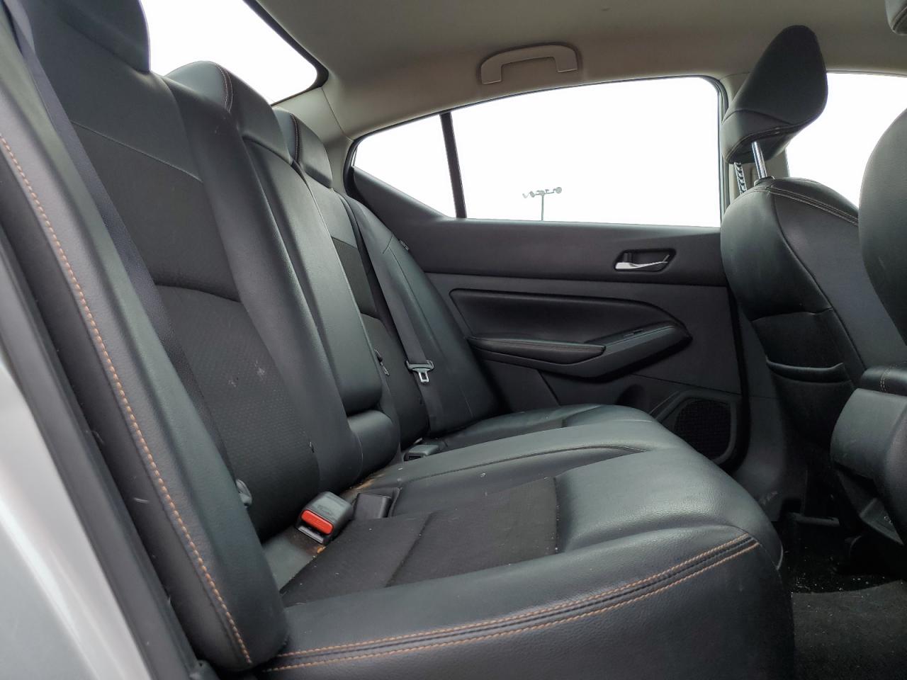 2021 Nissan Altima - Image 10