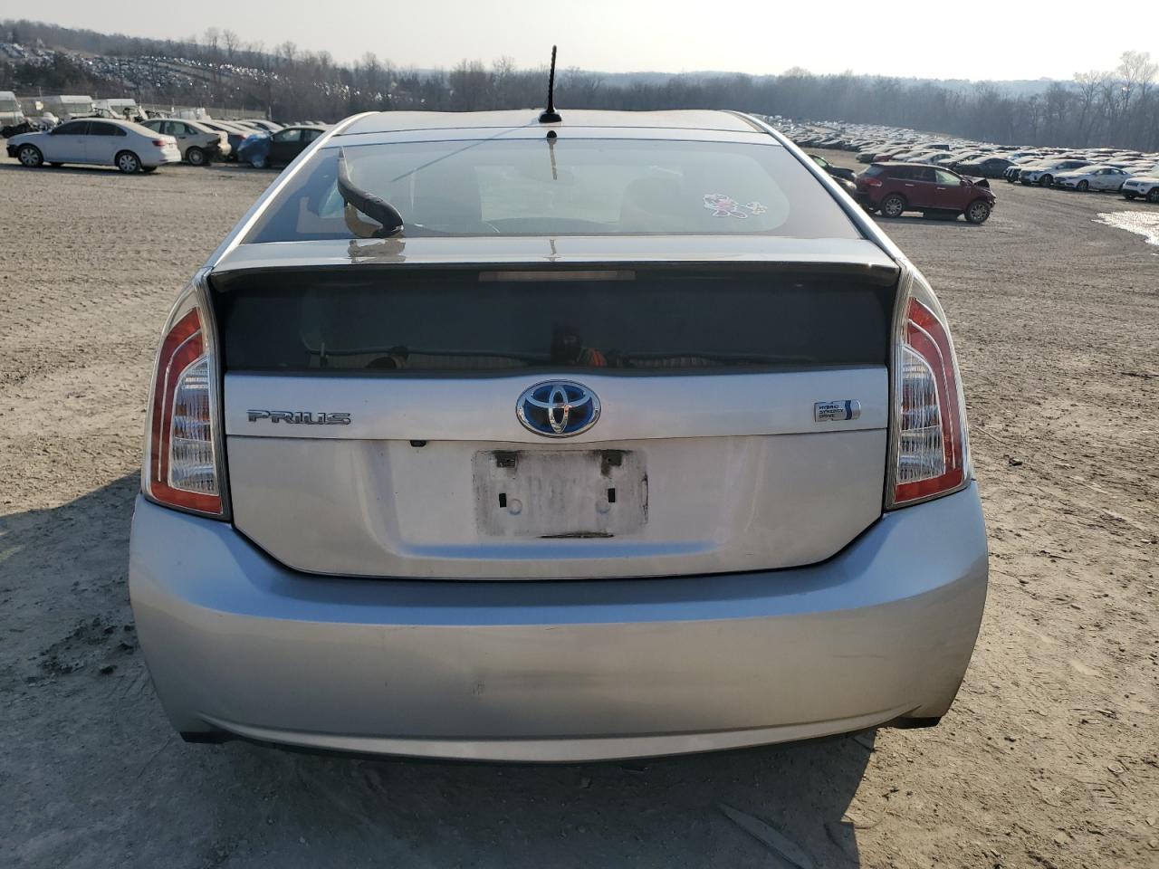 2012 Toyota Prius - Image 6