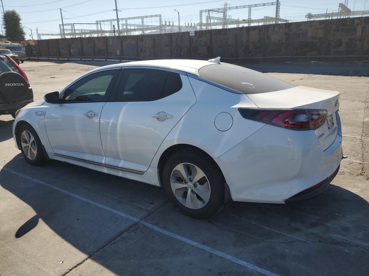 2016 Kia Optima - Image 2