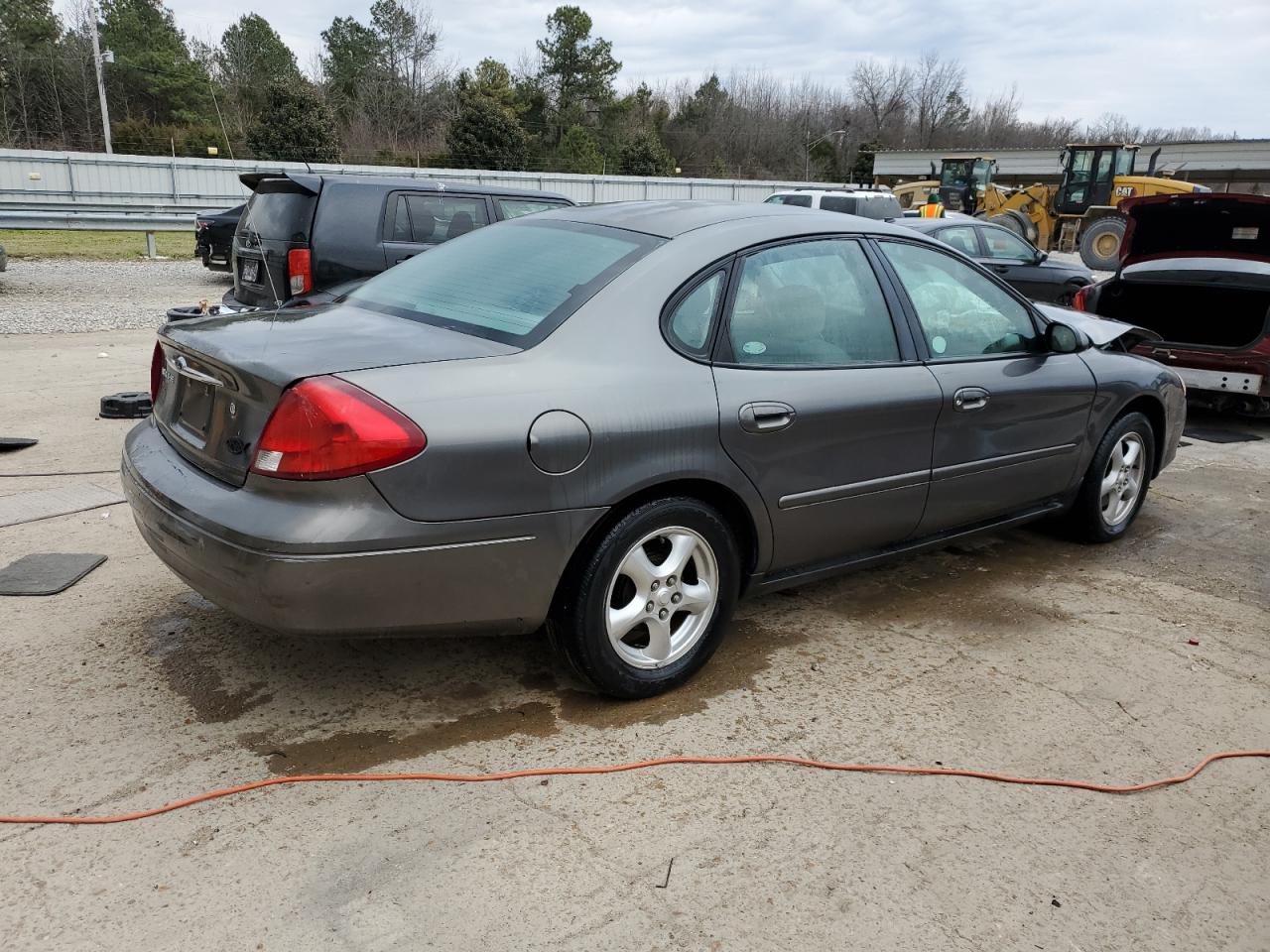 2002 Ford Taurus - Image 3