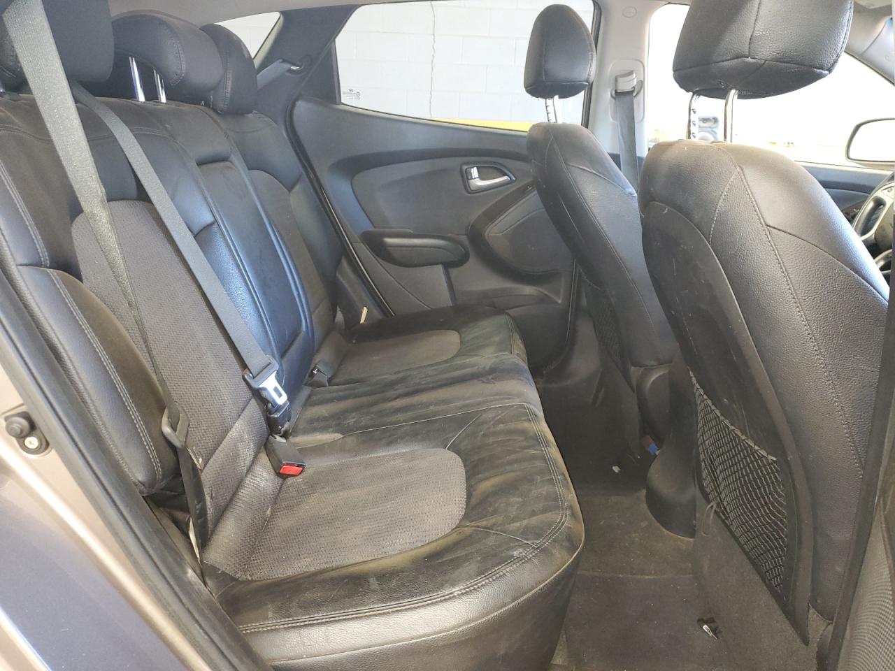2012 Hyundai Tucson - Image 11