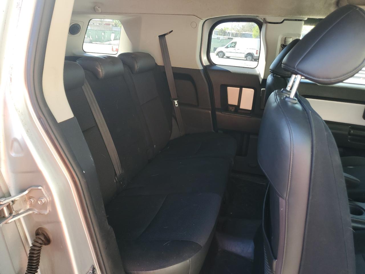 2007 Toyota FJ Cruiser - Image 11