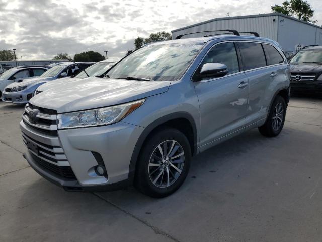 2017 Toyota Highlander Se