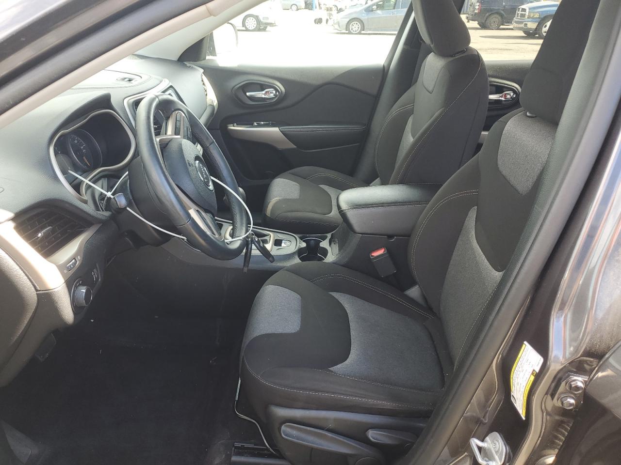 2017 Jeep Grand Cherokee - Image 7