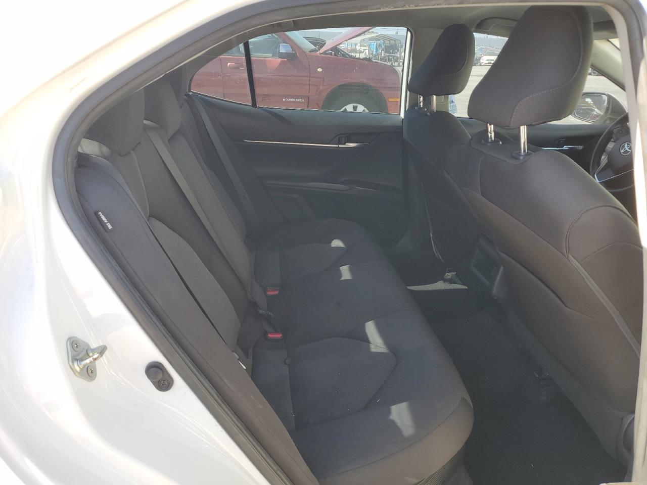 2019 Toyota Camry - Image 11