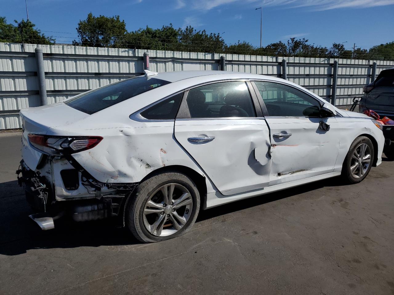 2018 Hyundai Sonata - Image 3