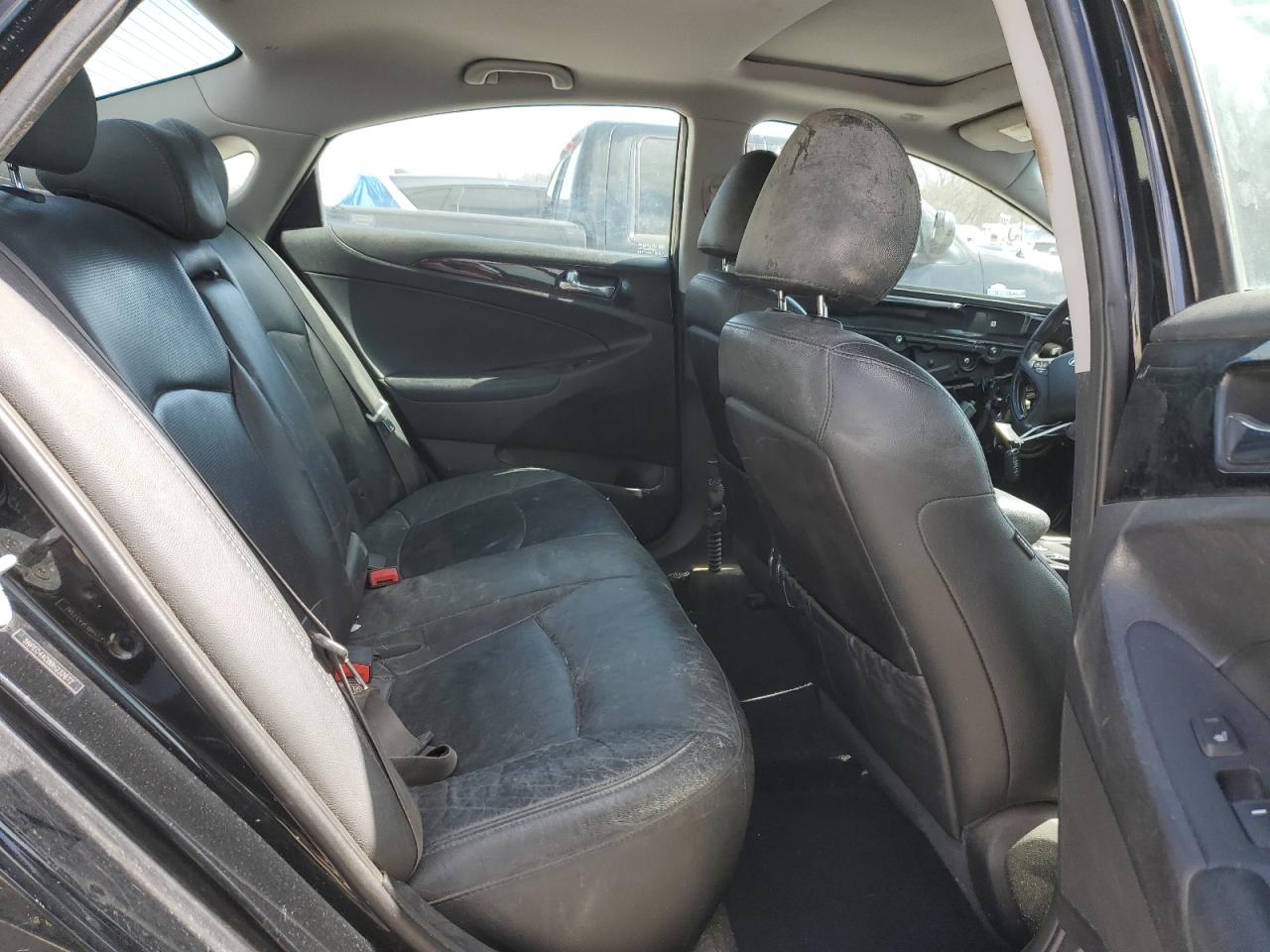 2011 Hyundai Sonata - Image 10