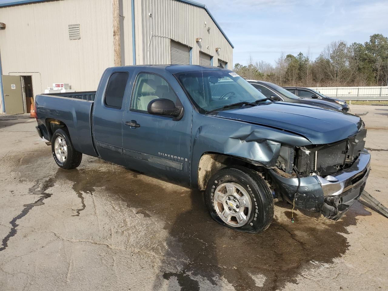 2009 Chevrolet Silverado - Image 4