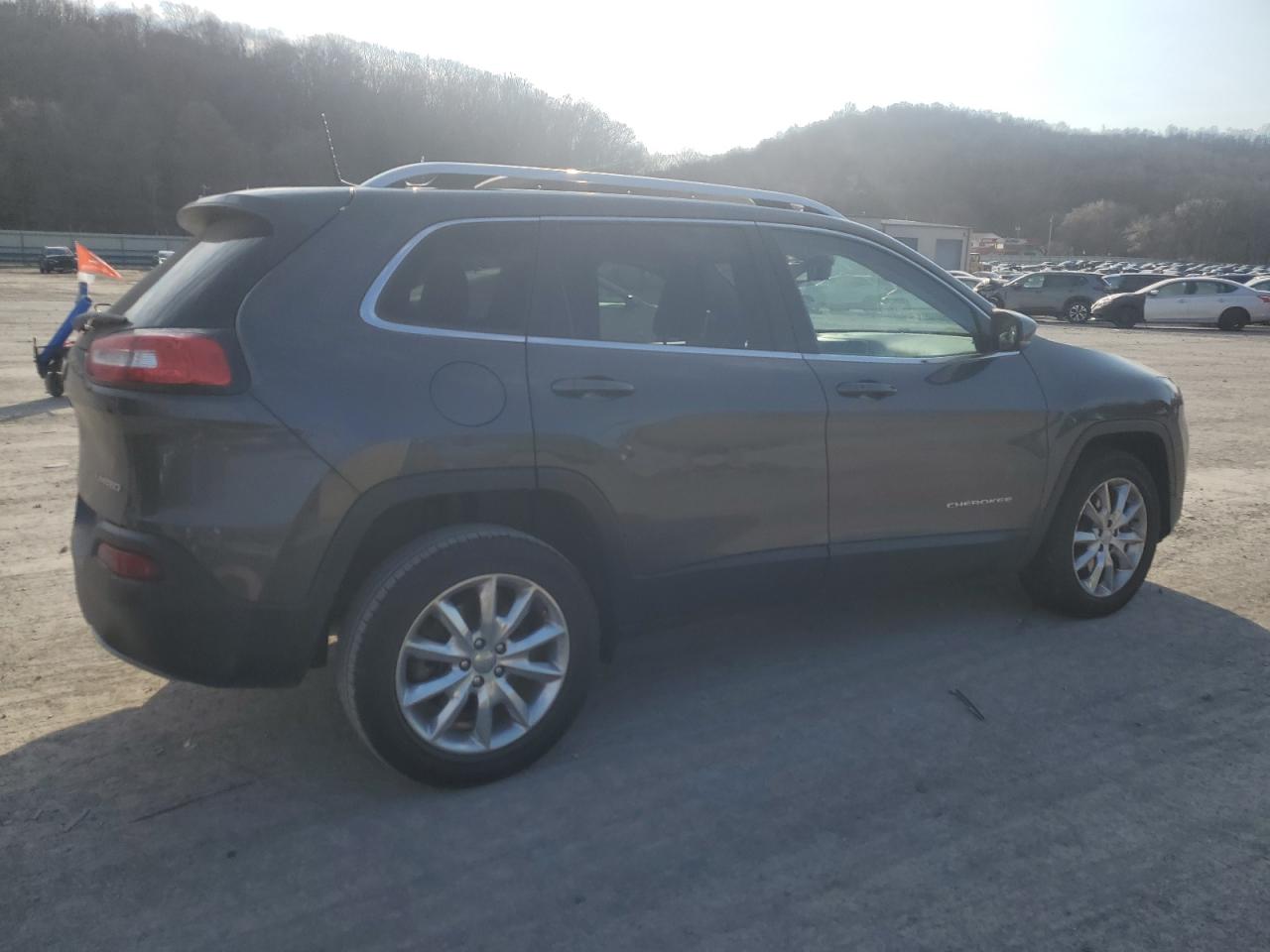 2016 Jeep Grand Cherokee - Image 3